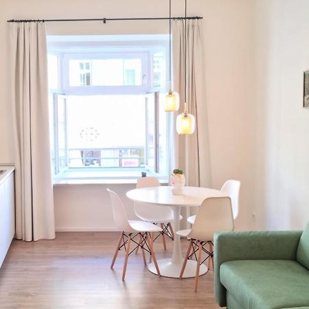 Rosa Apartment With Parking Historic City Center Merano Eksteriør billede