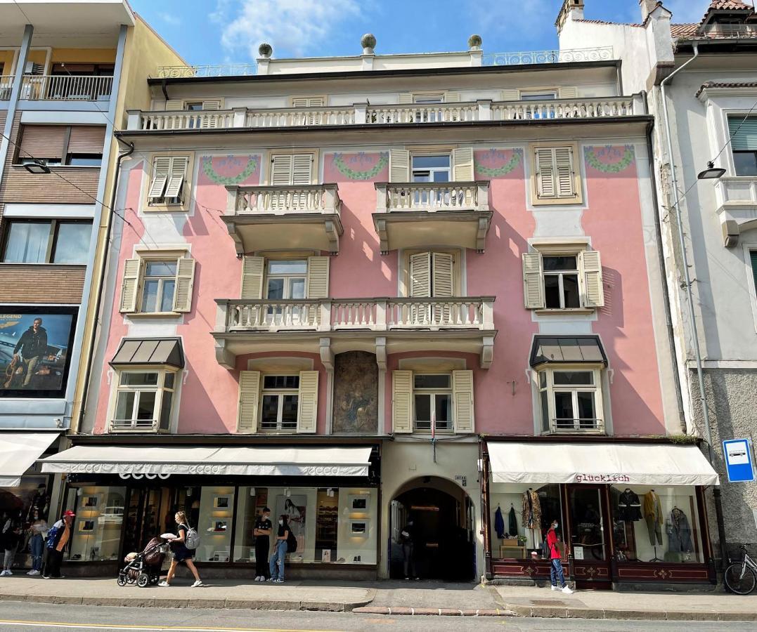 Rosa Apartment With Parking Historic City Center Merano Eksteriør billede