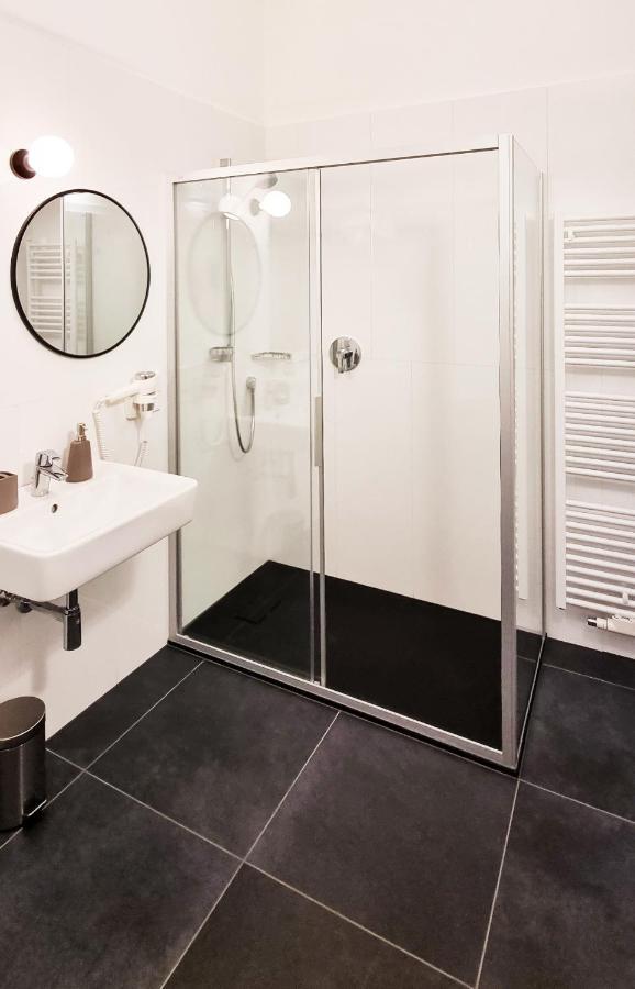 Rosa Apartment With Parking Historic City Center Merano Eksteriør billede